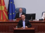 “Flamuri s’është provokim!” — Përplasje në Kuvend mes Shaqirit dhe Mickoskit 🇦🇱⚡