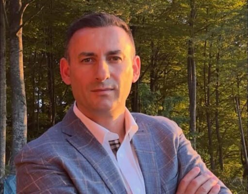 Muharrem Hasani me akuza të ashpra: “Shkrirje nuk ka, ka vetëm zbrazje”